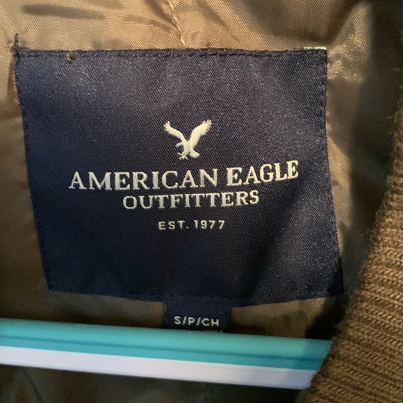 EUC women’s small army green bomber jacket American Eagle - Picture 2 of 6